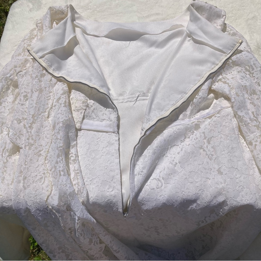 Vintage All Lace White 1960s Wedding Gown Size Medium - Picture 12 of 13